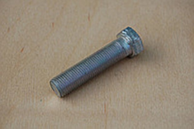болт м12*50 стяжной чашек